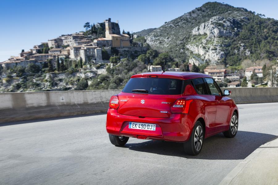  Suzuki Swift 2017 года  (WW) (фото 40 из 101)